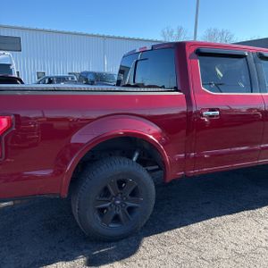 FORD F-150 LARIAT - 9