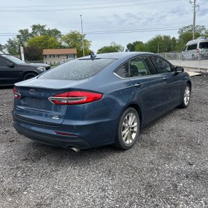 FORD FUSION SE - 8