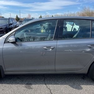 VOLKSWAGEN GOLF BASE - 4