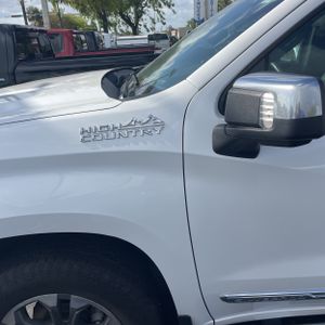 CHEVROLET SILVERADO 1500 HIGH COUNTRY - 2