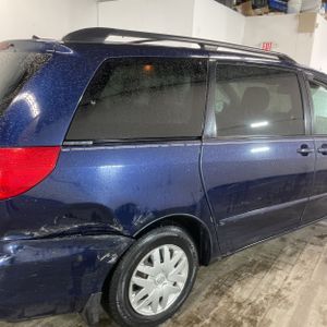 TOYOTA SIENNA - 9
