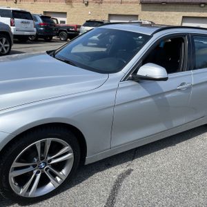 BMW 330I XDRIVE - 2