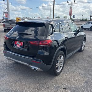 MERCEDES-BENZ GLA - 8