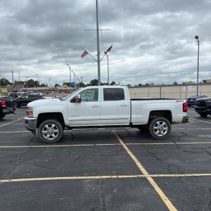 CHEVROLET SILVERADO - 3