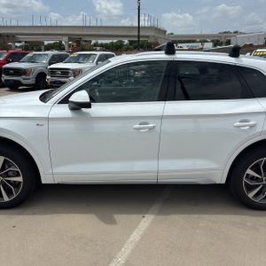 صورة 4 لـ 2024 AUDI Q5 QUATTRO S LINE PREM PLUS 45 TFSI