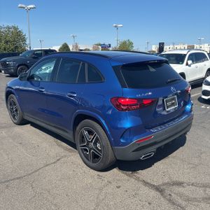 MERCEDES-BENZ GLA - 5