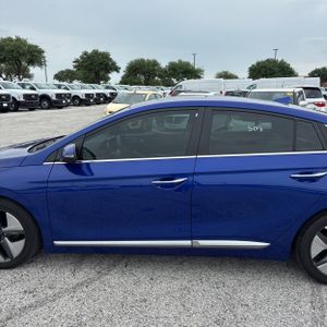 HYUNDAI IONIQ HYBRID LIMITED - 4
