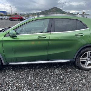 MERCEDES-BENZ GLA - 4