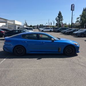 KIA STINGER GT-LINE - 10