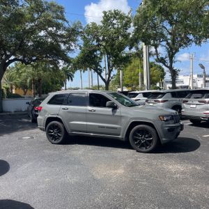 JEEP GRAND CHEROKEE ALTITUDE - 10