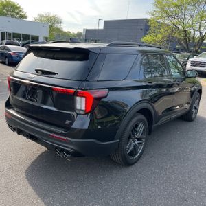 FORD EXPLORER ST - 8
