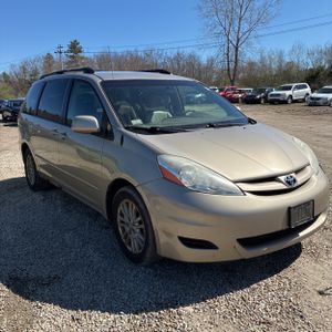 TOYOTA SIENNA - 8