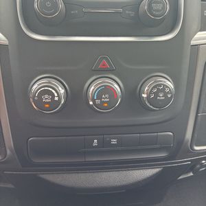 2024 RAM 1500 CLASSIC SLT — миниатюра 37