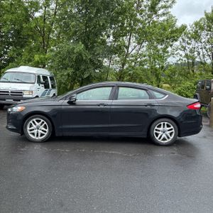 FORD FUSION SE - 3