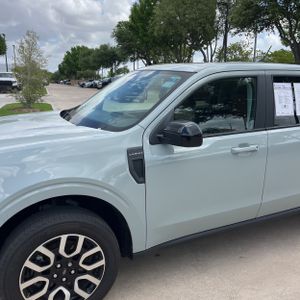 FORD MAVERICK LARIAT - 2