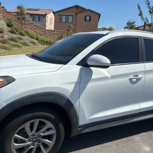 HYUNDAI TUCSON SE - 2