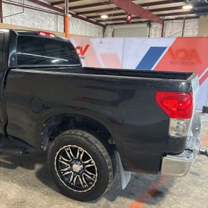 TOYOTA TUNDRA - 6