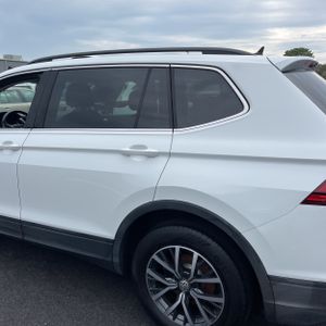 VOLKSWAGEN TIGUAN SE 4MOTION - 6
