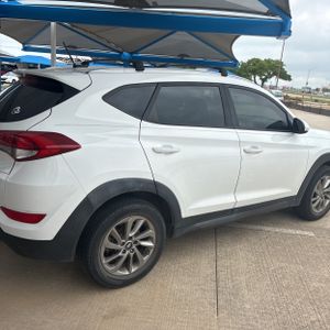 HYUNDAI TUCSON SE - 9