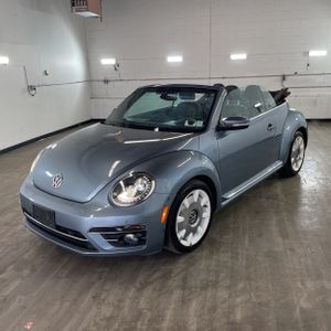 VOLKSWAGEN BEETLE CONVERTIBLE 2.0T FINAL EDITION SEL - 1