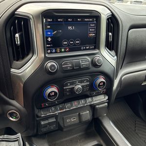 صورة 34 لـ 2021 Chevrolet SILVERADO 1500 RST