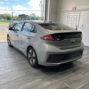 2020 Hyundai IONIQ HYBRID SEL photo 4