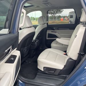 صورة 33 لـ 2024 KIA TELLURIDE S
