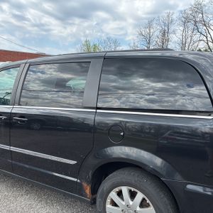 CHRYSLER TOWN AND COUNTRY TOURING - 6