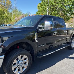 FORD F-250 SUPER DUTY LARIAT - 2