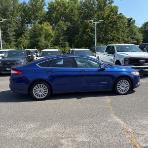 صورة 10 لـ 2014 FORD FUSION HYBRID SE