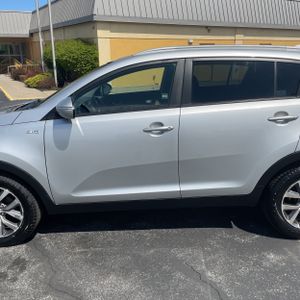 KIA SPORTAGE LX - 4
