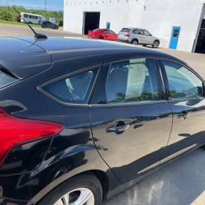 FORD FOCUS SE - 9