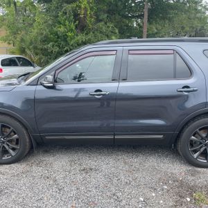 FORD EXPLORER XLT - 4