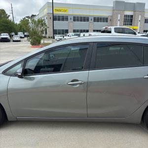 KIA FORTE5 LX - 4