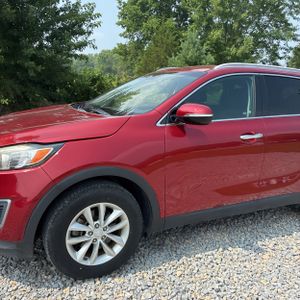 2017 KIA SORENTO LX V6 photo 2
