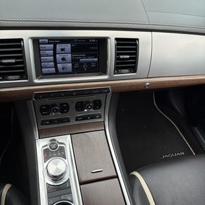 2014 Jaguar XF 3.0 — миниатюра 38