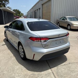 2023 Toyota COROLLA LE photo 5
