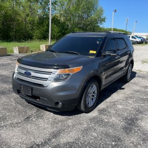 FORD EXPLORER XLT - 1