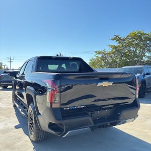 Chevrolet Silverado EV LT - 5