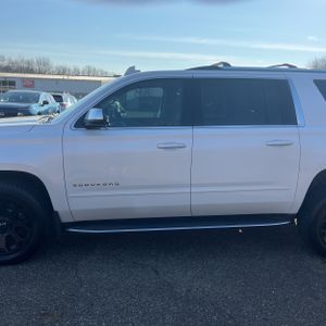 CHEVROLET SUBURBAN PREMIER - 4