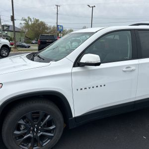 CHEVROLET TRAVERSE - 2