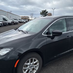 CHRYSLER VOYAGER LX - 2