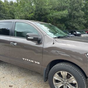 2019 Nissan TITAN SV — фото 13