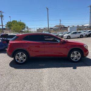 MERCEDES-BENZ GLA - 10