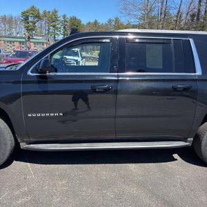 CHEVROLET SUBURBAN - 4