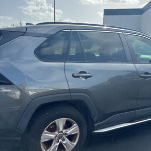 صورة 9 لـ 2021 Toyota RAV4 XLE