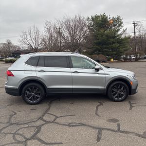 VOLKSWAGEN TIGUAN SE 4MOTION - 10
