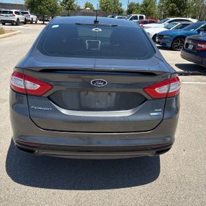 FORD FUSION SE - 7