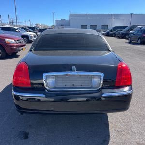 LINCOLN TOWN CAR EXECUTIVE - 7
