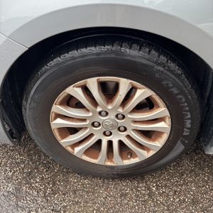 2015 Toyota SIENNA XLE 8-PASSENGER thumbnail 17